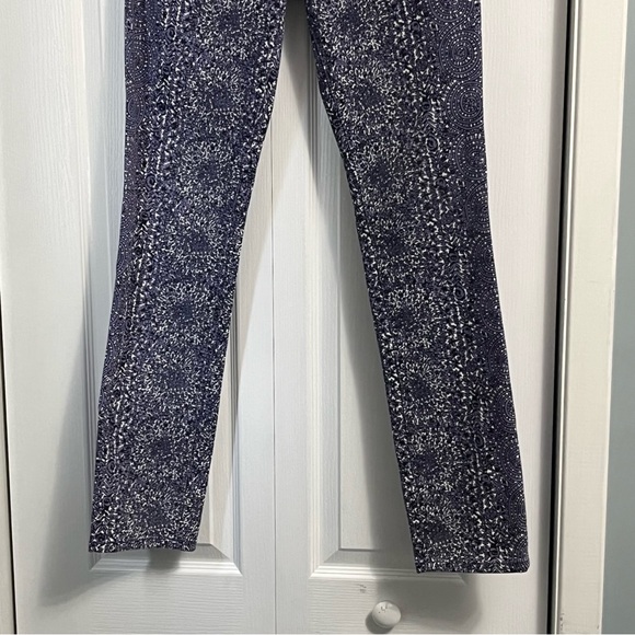 TORY BURCH Super Skinny Jeans with Purple Floral Pattern Womens size 28 denim - Picture 3 of 16